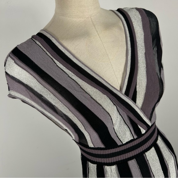 NWT Bebe Striped V-Neck Dress in Black and White XS - Picture 4 of 13